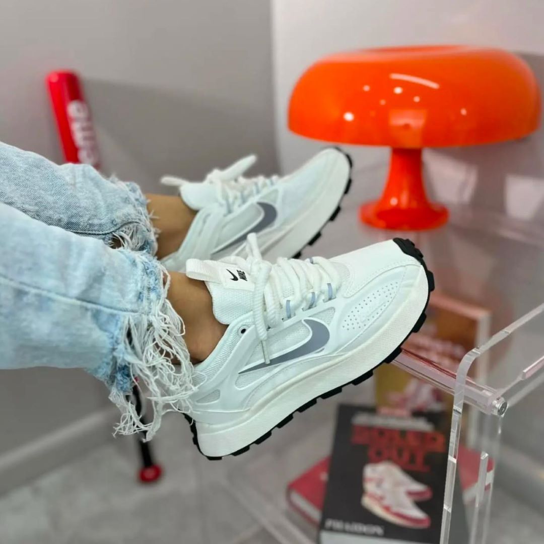 NIKE BAILLELI