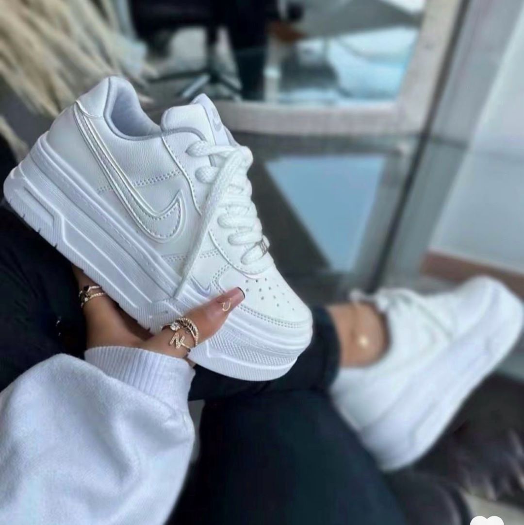 NIKE SUELA ALTA